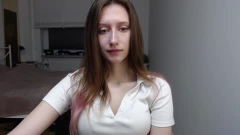 Snapshot of luna_xsensual chatting on 01-07-26, 06:38 L U N A online show from 01-07-26, 06:38