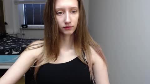 Snapshot of luna_xsensual chatting on 02-18-26, 06:31 L U N A online show from 02-18-26, 06:31