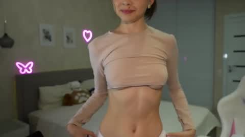 Sweet Luna online show from 07-01-26, 05:45