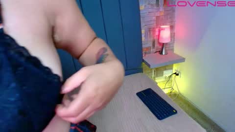 lunaa____ online show from 04-18-26, 08:42