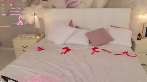 Luna online show from 04-19-26, 06:10