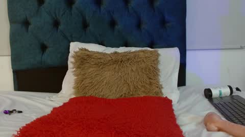 Luna Collins online show from 03-05-26, 04:03