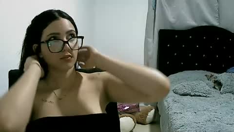 lunaa_sub online show from 03-04-25, 01:34