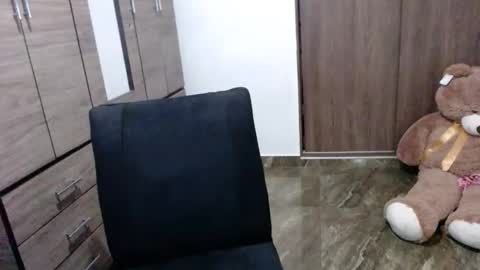 lunaa_sub online show from 12-19-25, 07:21