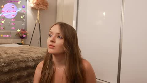 Snapshot of lunaaaura chatting on 06-04-26, 02:01 Sophia online show from 06-04-26, 02:01