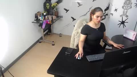 Snapshot of lunaaitana chatting on 10-24-25, 02:35 lunaaitana online show from 10-24-25, 02:35