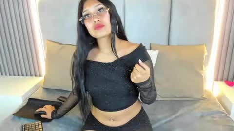 LunaAura online show from 07-12-26, 04:25