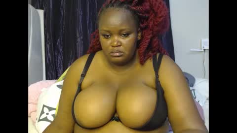 Snapshot of lunabloom01 chatting on 01-07-26, 07:38 lunabloom01 online show from 01-07-26, 07:38