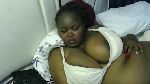 Snapshot of lunabloom01 chatting on 01-14-26, 10:58 lunabloom01 online show from 01-14-26, 10:58