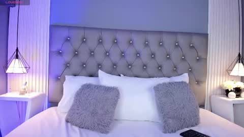 Luna  online show from 12-04-25, 05:32