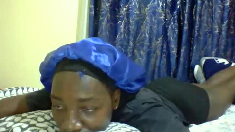 Snapshot of lunah_kitty chatting on 05-22-26, 06:35 lunah_kitty online show from 05-22-26, 06:35