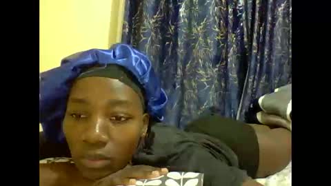 Snapshot of lunah_kitty chatting on 05-23-26, 07:13 lunah_kitty online show from 05-23-26, 07:13