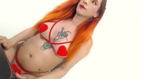 Snapshot of lunahot05xxx chatting on 06-21-26, 05:15 LUNA online show from 06-21-26, 05:15