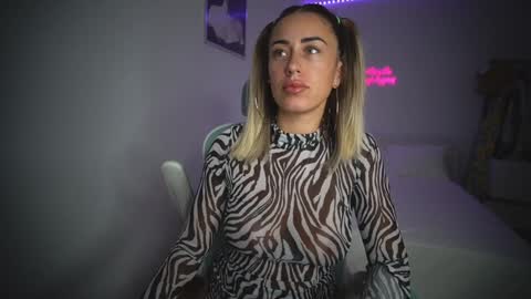 Snapshot of lunaink_ chatting on 09-30-25, 08:52 Laura online show from 09-30-25, 08:52