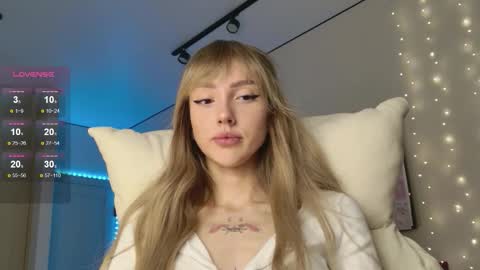 Snapshot of lunainnk chatting on 12-23-25, 02:42 Luna online show from 12-23-25, 02:42