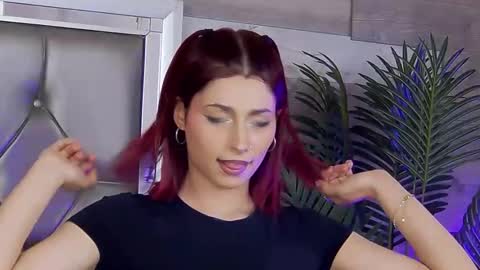 Snapshot of lunajenner chatting on 04-13-26, 09:15 LunaJenner online show from 04-13-26, 09:15