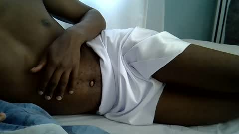 Snapshot of lunalove22_ chatting on 10-28-25, 05:00 lunalove22_ online show from 10-28-25, 05:00