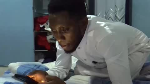 Snapshot of lunalove22_ chatting on 11-16-25, 04:23 lunalove22_ online show from 11-16-25, 04:23