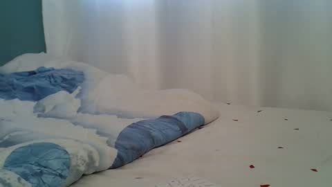 Snapshot of lunalove22_ chatting on 11-28-25, 04:15 lunalove22_ online show from 11-28-25, 04:15