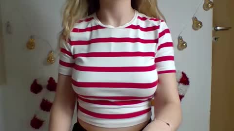 Snapshot of lunalovegood869275 chatting on 12-03-25, 02:59 lunalovegood869275 online show from 12-03-25, 02:59