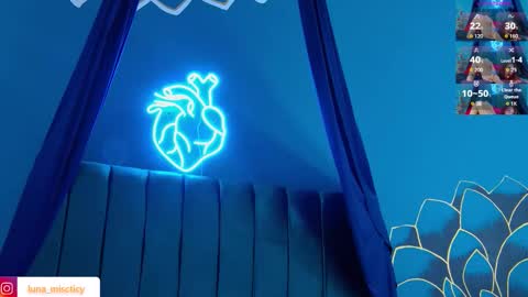 Snapshot of lunamistyc chatting on 10-30-25, 07:36 Luna online show from 10-30-25, 07:36