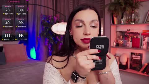Snapshot of lunanight_ chatting on 01-11-25, 08:43 Luna next streams Mon Fri Sat Sun 8pm-5am gmt0 online show from 01-11-25, 08:43