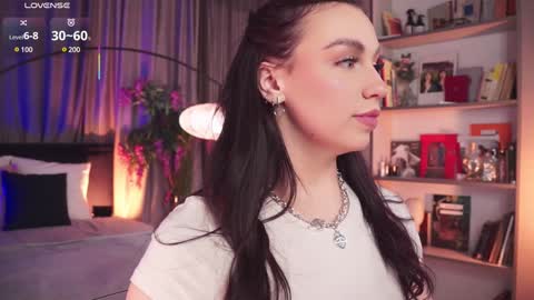 Snapshot of lunanight_ chatting on 02-04-25, 02:49 Luna next streams Mon Fri Sat Sun 8pm-5am gmt0 online show from 02-04-25, 02:49