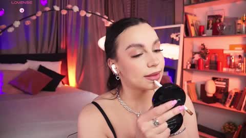 Snapshot of lunanight_ chatting on 02-23-25, 08:22 Luna next streams Mon Fri Sat Sun 8pm-5am gmt0 online show from 02-23-25, 08:22