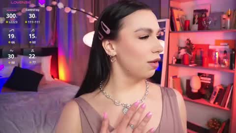 Snapshot of lunanight_ chatting on 02-25-25, 11:44 Luna next streams Mon Fri Sat Sun 8pm-5am gmt0 online show from 02-25-25, 11:44