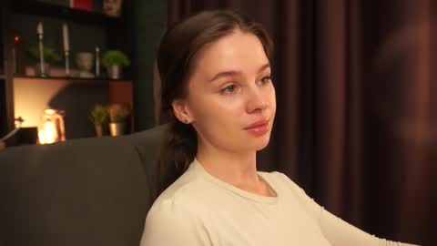 lunaolivia_ online show from 10-07-25, 12:35