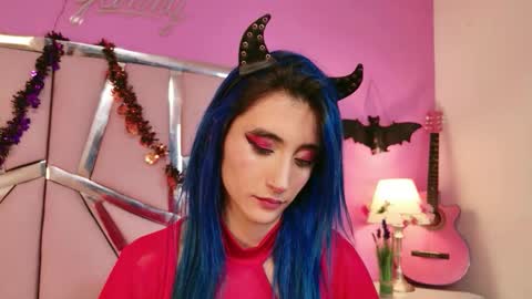 Luna Page online show from 10-16-25, 09:38
