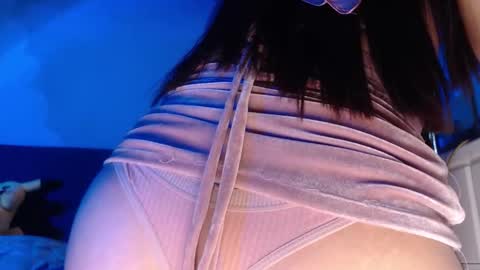 Snapshot of lunapalmer01 chatting on 03-26-26, 06:02 Julieth online show from 03-26-26, 06:02