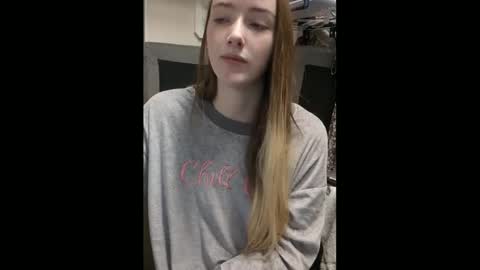 Snapshot of lunapixie2020 chatting on 01-29-25, 07:22 lunapixie2020 online show from 01-29-25, 07:22