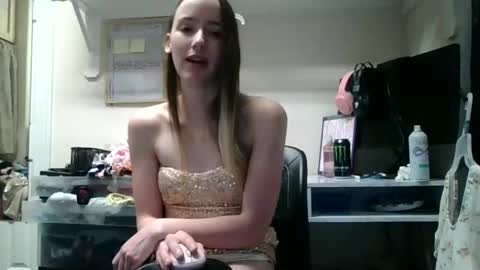 Snapshot of lunapixie2020 chatting on 02-04-25, 05:45 lunapixie2020 online show from 02-04-25, 05:45