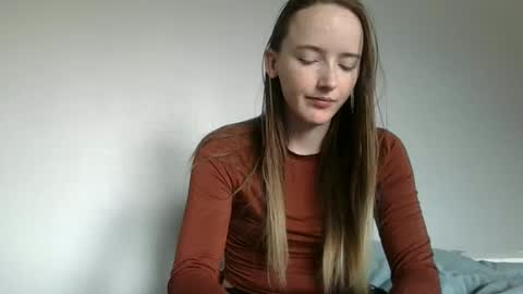 Snapshot of lunapixie2020 chatting on 09-18-25, 07:16 lunapixie2020 online show from 09-18-25, 07:16