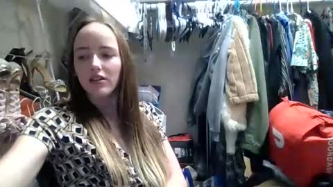 Snapshot of lunapixie2020 chatting on 10-28-25, 06:54 lunapixie2020 online show from 10-28-25, 06:54