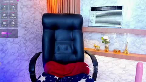 Snapshot of lunapleasure_ chatting on 01-15-25, 03:39 Luna online show from 01-15-25, 03:39