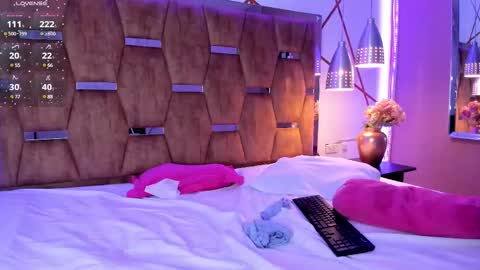 Snapshot of lunapleasure_ chatting on 03-01-25, 12:17 Luna online show from 03-01-25, 12:17