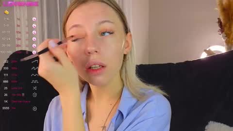 Kelly online show from 10-28-25, 02:42