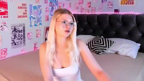 lunariafox online show from 05-24-26, 02:44