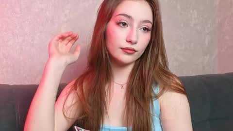 Snapshot of lunarialive chatting on 05-25-26, 09:15 Sonya online show from 05-25-26, 09:15