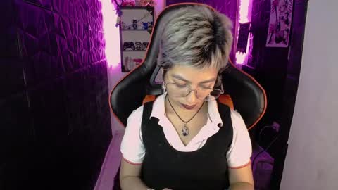 Snapshot of lunarichy chatting on 02-11-26, 08:47 lunarichy online show from 02-11-26, 08:47