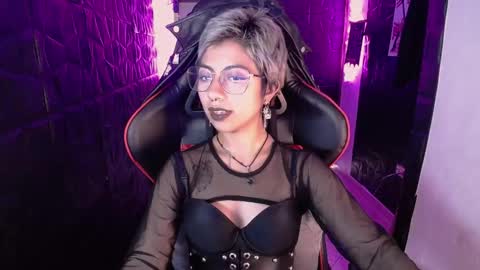 Snapshot of lunarichy chatting on 02-12-26, 07:53 lunarichy online show from 02-12-26, 07:53