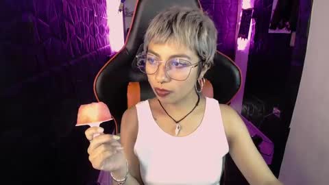 Snapshot of lunarichy chatting on 02-20-26, 08:09 lunarichy online show from 02-20-26, 08:09