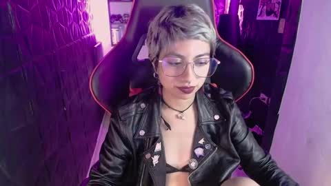 Snapshot of lunarichy chatting on 02-24-26, 08:40 lunarichy online show from 02-24-26, 08:40