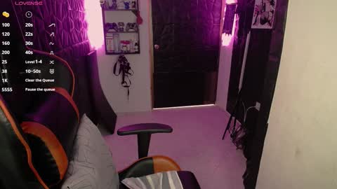 Snapshot of lunarichy chatting on 02-27-26, 08:42 lunarichy online show from 02-27-26, 08:42