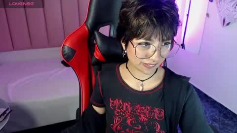 Snapshot of lunarichy chatting on 05-28-26, 08:50 lunarichy online show from 05-28-26, 08:50
