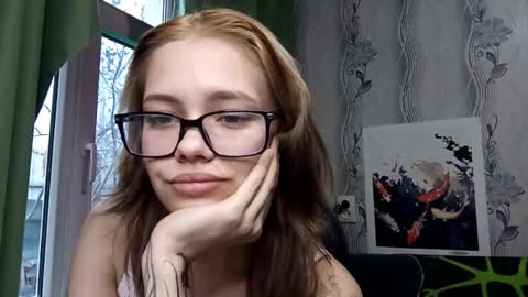 Snapshot of lunariella chatting on 03-22-26, 01:25 Luna online show from 03-22-26, 01:25