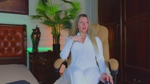 Luna Rishi online show from 04-10-26, 06:18