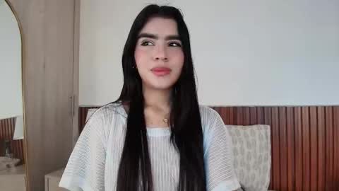 Snapshot of lunarousse_ chatting on 05-17-26, 03:04 Luna Rousse online show from 05-17-26, 03:04